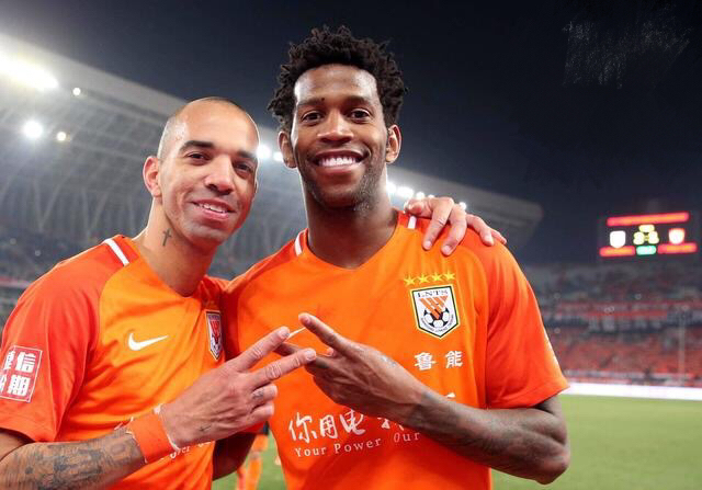  巴黎旧将反戈一击制胜，助新东家客场掀翻霸主