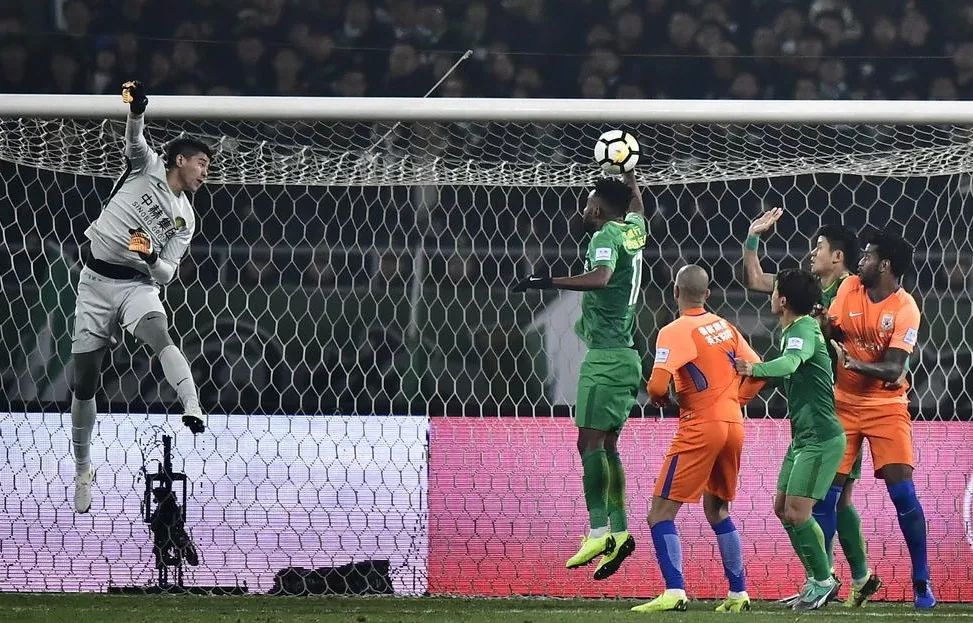  拉齐奥定位球战术显威，蓝鹰高空轰炸攻克魔鬼主场